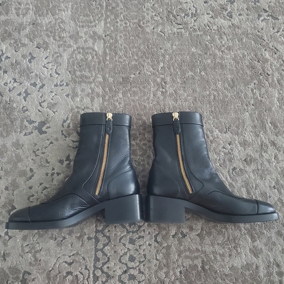 Chanel 2022 Interlocking CC Logo Boots 35 - Picture 13 of 16